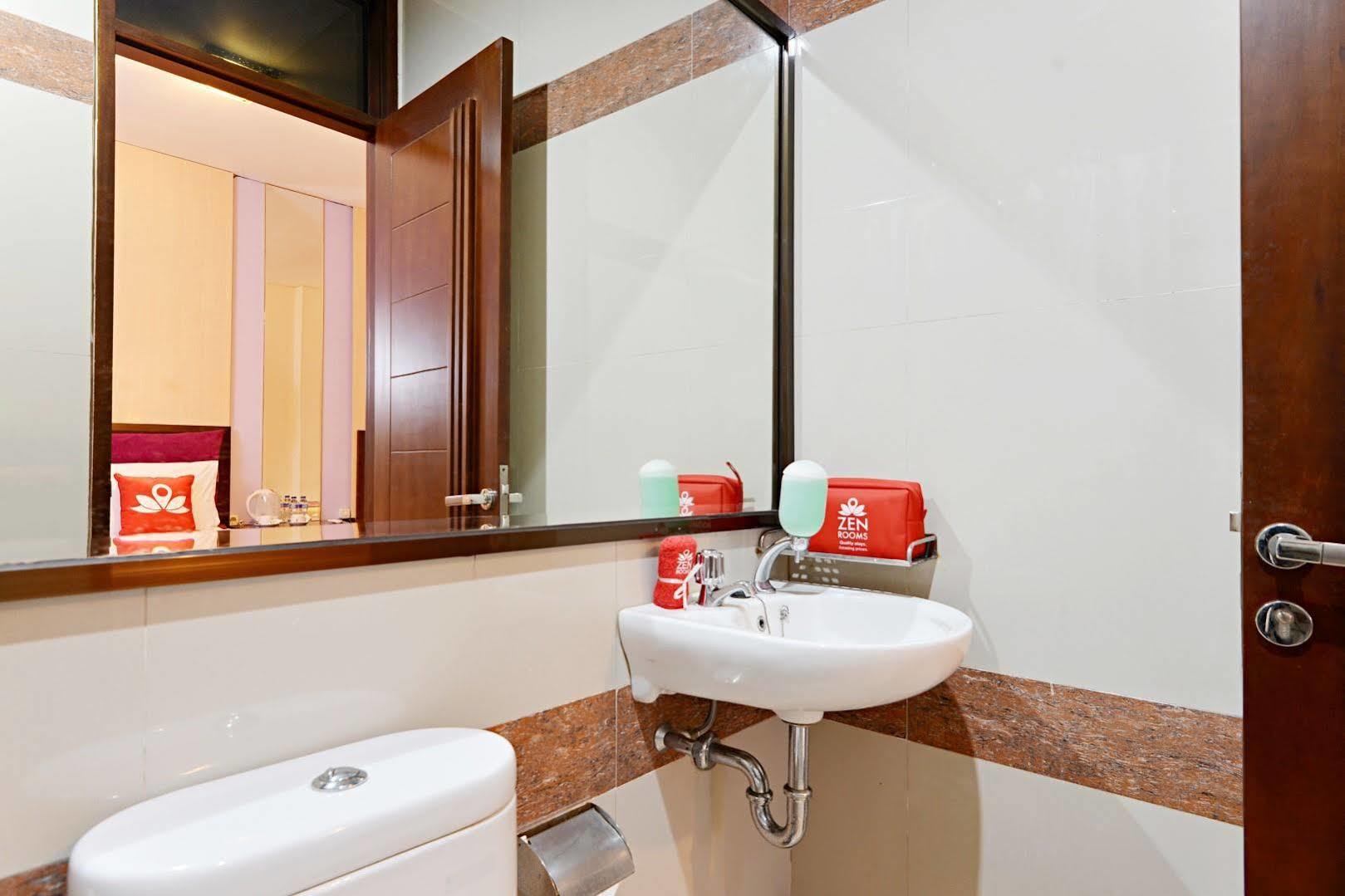 Zen Rooms Riau Natuna バンドゥン エクステリア 写真