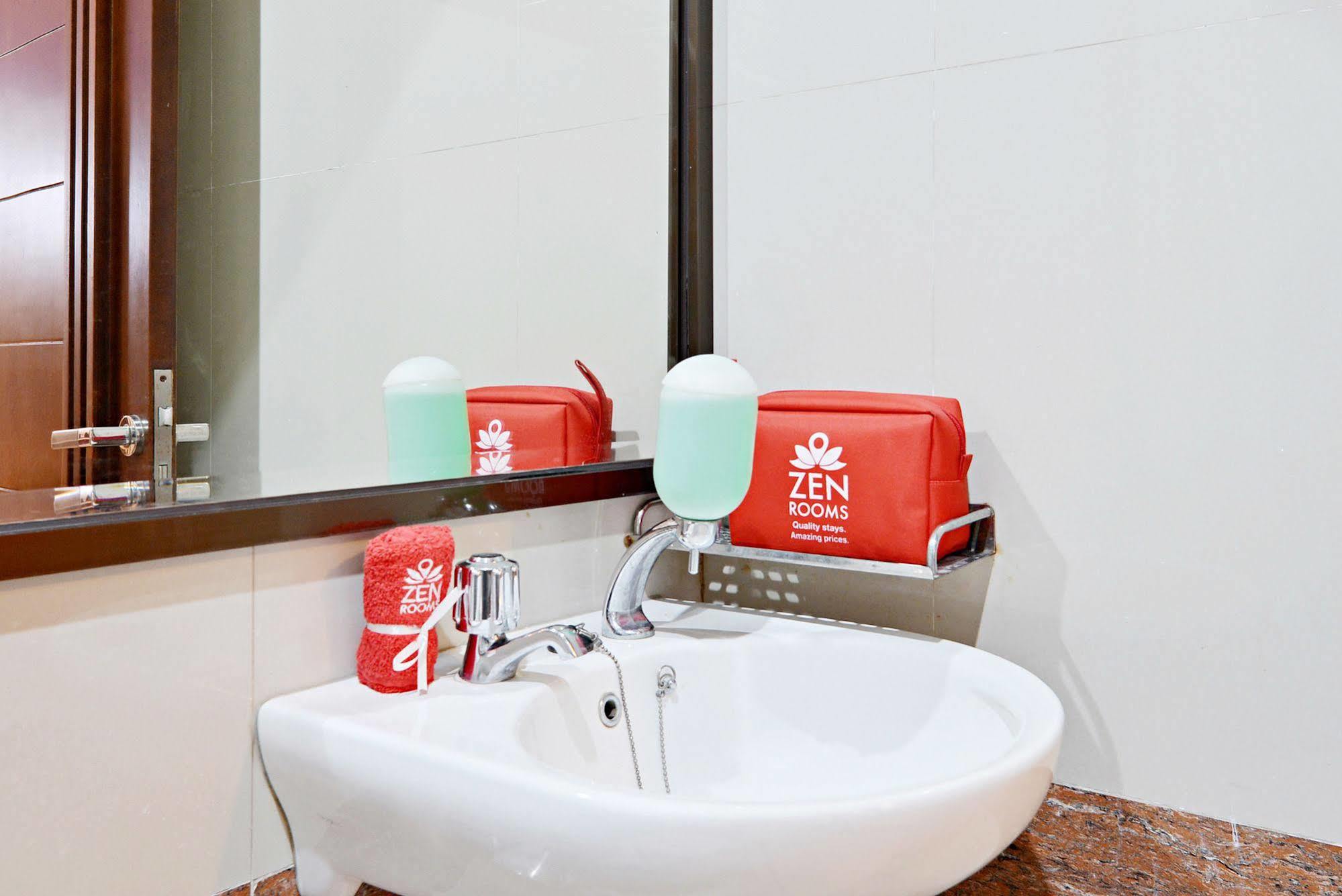 Zen Rooms Riau Natuna バンドゥン エクステリア 写真